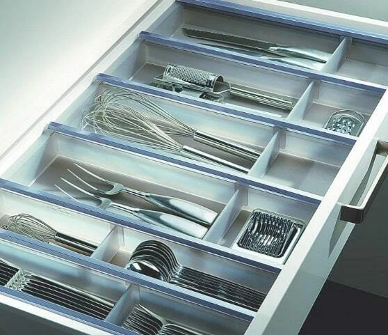 картинка Лоток под столовые приборы в шкаф 450мм Blum Legrabox аквамарин от магазина SEFI