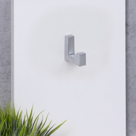 картинка Крючок меб. однорожковый мет. BENZ хром матовый AKS от магазина SEFI