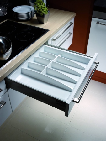 картинка Лоток для столовых приборов LINE, ширина фасада 600 мм для Blum Tandembox 500 мм, белый глянец от магазина SEFI