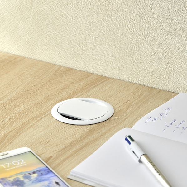 картинка Розетка BRICK врезная в столешницу, цвет - белый от магазина SEFI