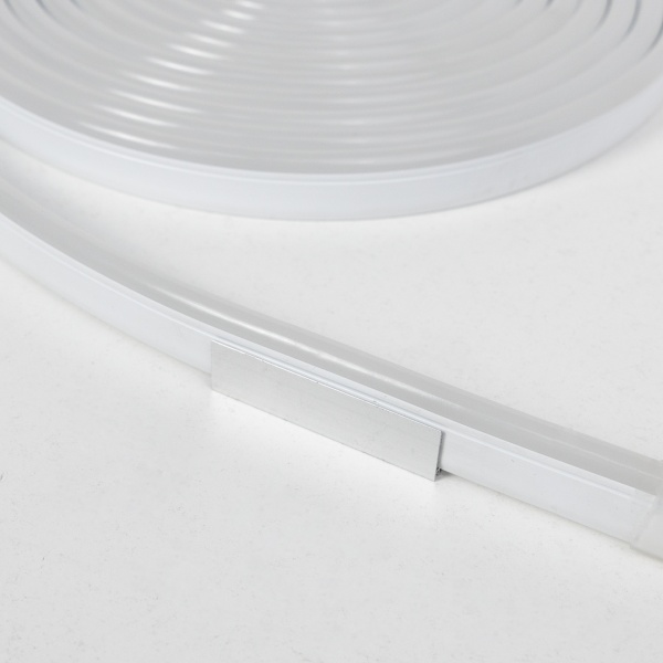 картинка Держатель для гибкого неона 8*16мм, металл, AKS магазин SEFI являющийся официальным дистрибьютором в России  картинка Держатель для гибкого неона 8*16мм, металл, AKS от магазина SEFI