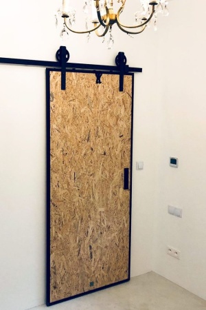 картинка Комплект LOFT RONDO для 1 раздвижной двери AKS 120 кг (с направляющей L-2000 мм) от магазина SEFI