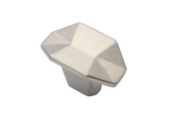 картинка Ручка меб. кнопка мет. PRIZMA сатиновый никель, AKS от магазина SEFI