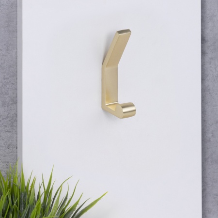 картинка Крючок меб. двухрожковый мет. PEROLA брашированное золото AKS магазин SEFI являющийся официальным дистрибьютором в России  картинка Крючок меб. двухрожковый мет. PEROLA брашированное золото AKS от магазина SEFI