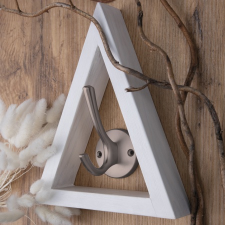 картинка Крючок меб. двухрожковый мет. HORN черный AKS магазин SEFI являющийся официальным дистрибьютором в России  картинка Крючок меб. двухрожковый мет. HORN черный AKS от магазина SEFI