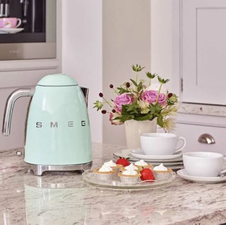 картинка Чайник Smeg KLF04PGEU от магазина SEFI