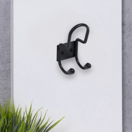 картинка Крючок меб. трехрожковый мет. PRYT черный AKS от магазина SEFI