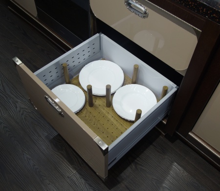 картинка Деревянный лоток WoodLine со столбиками для посуды в ящики Hettich Innotech Atira, 600 мм, дуб от магазина SEFI