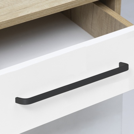 картинка Ручка меб. скоба алюм. STRIPS 320/327 черный матовый, AKS магазин SEFI являющийся официальным дистрибьютором в России  картинка Ручка меб. скоба алюм. STRIPS 320/327 черный матовый, AKS от магазина SEFI