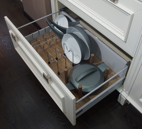 картинка Деревянный лоток WoodLine для кастрюль и сковородок в ящики Grass Vionaro/Blum Legrabox, 900 мм,орех от магазина SEFI