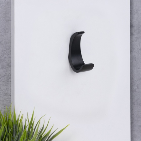 картинка Крючок меб. однорожковый мет. MYHITO черный матовый AKS от магазина SEFI