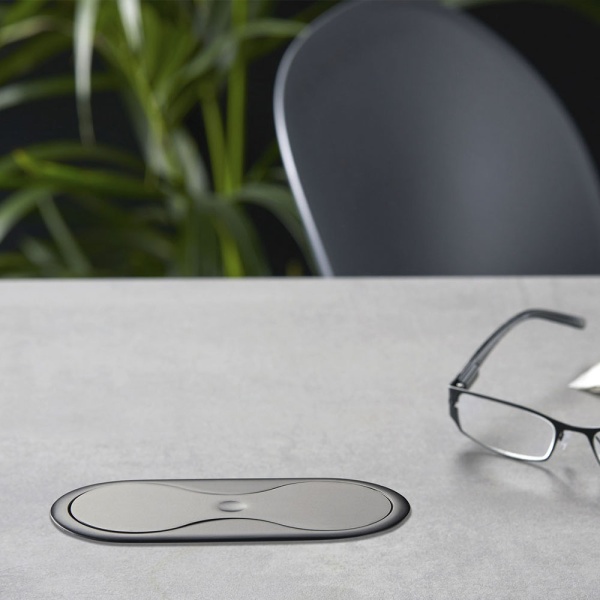 картинка Розетка Eight USB врезная в столешницу, цвет - нержавеющая сталь от магазина SEFI