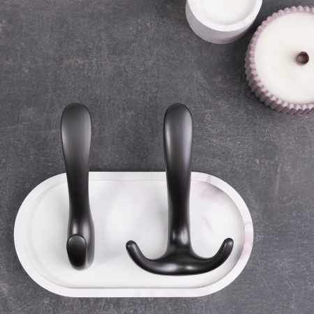 картинка Крючок меб. трехрожковый мет. ROMA черный матовый AKS от магазина SEFI