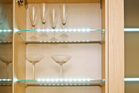 картинка Светодиодный светильник ZETA Glasline для стеклянных полок, длина светильника 859 мм, свет-холодный от магазина SEFI