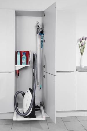 картинка Универсальная полка с комплектом для уборки (совок и метелка), цвет - белый от магазина SEFI