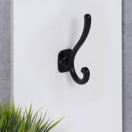 картинка Крючок меб. двухрожковый мет. AКKORD черный матовый AKS от магазина SEFI