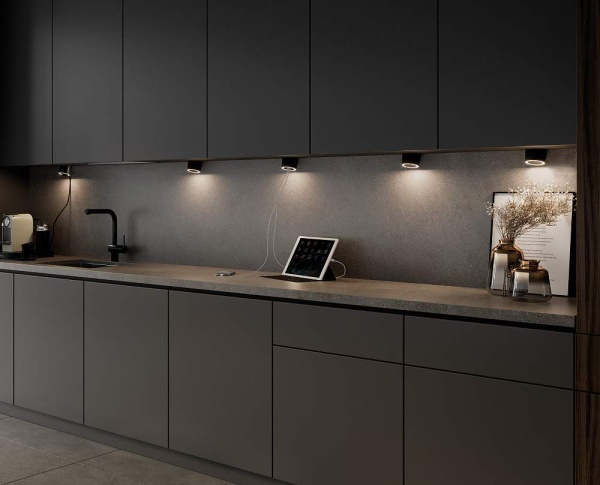 картинка Светильник светодиодный Unika D-M 4.5Вт, 24В,без датчика отключениясвет натуральный, кабель, черный магазин SEFI являющийся официальным дистрибьютором в России  картинка Светильник светодиодный Unika D-M 4.5Вт, 24В,без датчика отключениясвет натуральный, кабель, черный от магазина SEFI