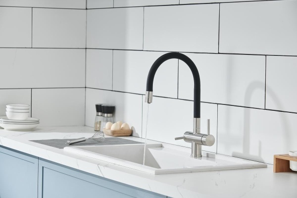 картинка Смеситель для кухни с гибким гусаком и подключением к фильтру, EMAR ЕС-3015, цвет сатин от магазина SEFI