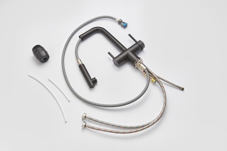 картинка Смеситель для кухни с выдвижной лейкой и подключением к фильтру, EMAR ЕС-7017, цвет Black от магазина SEFI