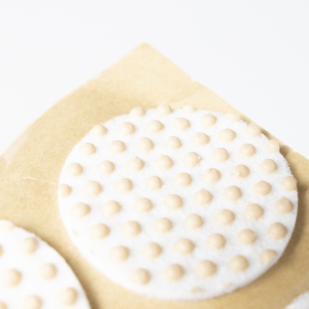 картинка Подкладка самоприлипающая фетровая прорезиненная d40мм (1упак.=6шт), белая, Folmag от магазина SEFI