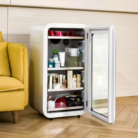 картинка Холодильник для косметики и напитков Meyvel MD71-White от магазина SEFI