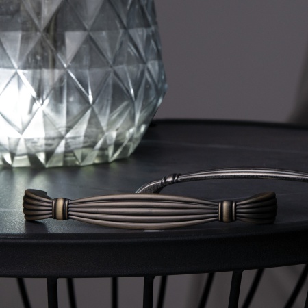 картинка Ручка меб. кнопка мет. MAGIA матовая античная латунь AKS магазин SEFI являющийся официальным дистрибьютором в России  картинка Ручка меб. кнопка мет. MAGIA матовая античная латунь AKS от магазина SEFI