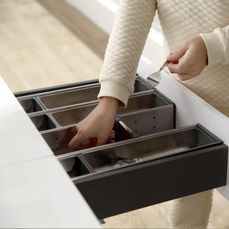 картинка Вкладыш 30/500 шуфлядный металлический Organizer нержавеющая сталь (473*280*65) AKS магазин SEFI являющийся официальным дистрибьютором в России  картинка Вкладыш 30/500 шуфлядный металлический Organizer нержавеющая сталь (473*280*65) AKS от магазина SEFI