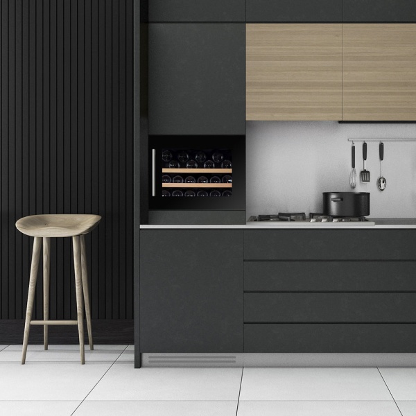 картинка Винный шкаф Dunavox DAVS-18.46B от магазина SEFI