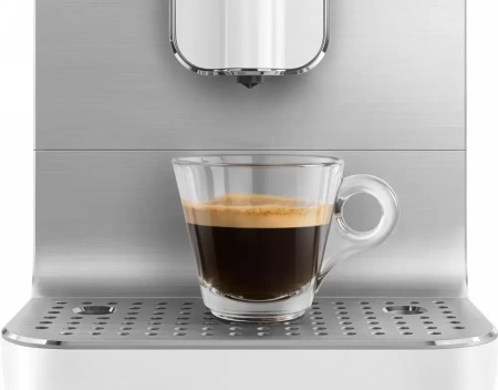 картинка Кофемашина Smeg BCC11WHMEU от магазина SEFI