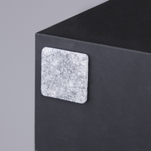 картинка Подкладка самоприлипающая фетровая 25х25мм (1лист-12шт) серая Folmag от магазина SEFI