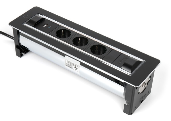 картинка Поворотный блок розеток: 3 евророзетки 220В, USB-зарядки Type A+C ASA Plastici VersaTurn 3.0, черное стекло, нержавеющая сталь (06024F00031) от магазина SEFI