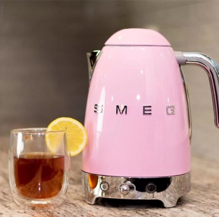 картинка Чайник Smeg KLF04PKEU от магазина SEFI