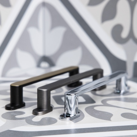 картинка Ручка меб. скоба мет. GRAND 128 шлифованный никель AKS от магазина SEFI