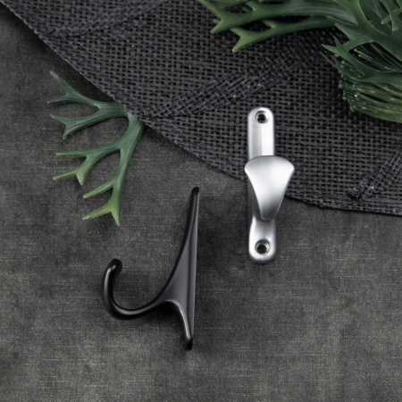 картинка Крючок меб. однорожковый мет. DELTA черный AKS от магазина SEFI