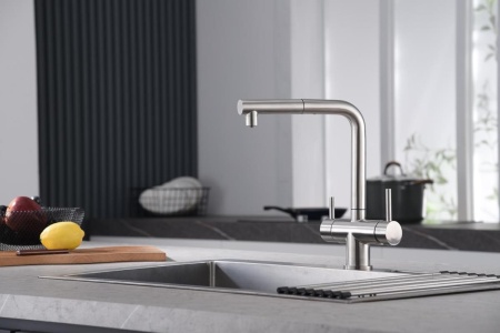 картинка Смеситель для кухни с выдвижной лейкой и подключением к фильтру, EMAR ЕС-7017, цвет сатин от магазина SEFI