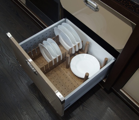 картинка Деревянный лоток WoodLine с держателем для посуды в ящики Grass Vionaro / Blum Legrabox, 600 мм,орех от магазина SEFI