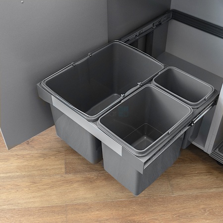 картинка Система сортировки FREE JAZZ на распашной фасад 600 мм, 3 ведра (1х34л, 1х15л, 1х7л), цвет - графит магазин SEFI являющийся официальным дистрибьютором в России  картинка Система сортировки FREE JAZZ на распашной фасад 600 мм, 3 ведра (1х34л, 1х15л, 1х7л), цвет - графит от магазина SEFI