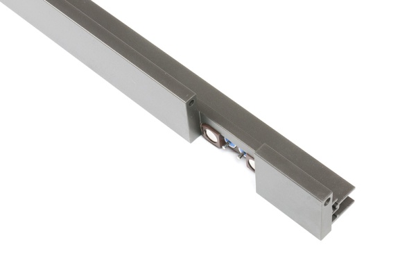 картинка Вертикальный профиль с доводчиками и уплотнителем от магазина SEFI