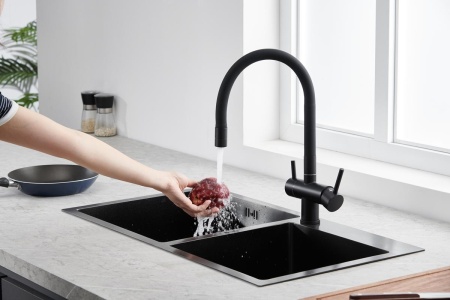 картинка Смеситель для кухни с гибким гусаком и подключением к фильтру, EMAR ЕС-3015, цвет Black от магазина SEFI