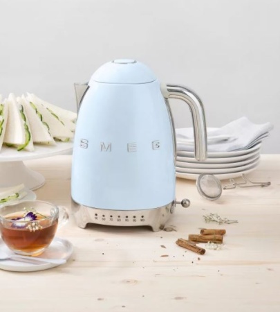 картинка Чайник Smeg KLF04PBEU от магазина SEFI