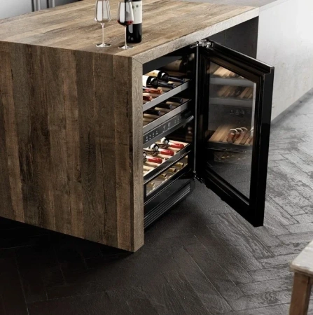 картинка Встраиваемый винный шкаф Signature Kitchen Suite SKSUW2401G от магазина SEFI