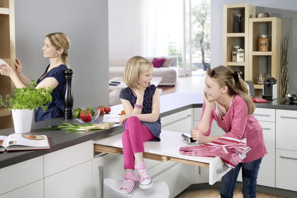 картинка Выдвижной стол Rapid в шкаф шириной 600 мм, цвет – серый-металлик от магазина SEFI