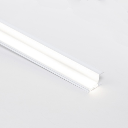 картинка Профиль алюминиевый накладной/торцевой CAPELLA-3018W, с экраном, цвет белый, 2м (для 18 ДСП), AKS магазин SEFI являющийся официальным дистрибьютором в России  картинка Профиль алюминиевый накладной/торцевой CAPELLA-3018W, с экраном, цвет белый, 2м (для 18 ДСП), AKS от магазина SEFI