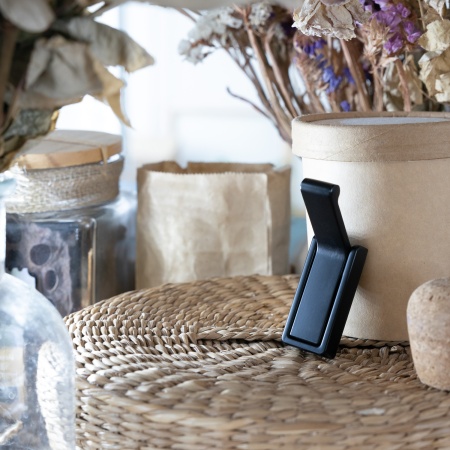 картинка Крючок меб. однорожковый мет. KLICK белый AKS от магазина SEFI