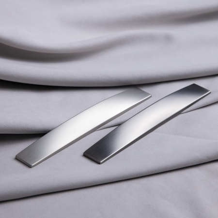 картинка Ручка меб. скоба мет. AVANTI 128 брашированный никель, AKS магазин SEFI являющийся официальным дистрибьютором в России  картинка Ручка меб. скоба мет. AVANTI 128 брашированный никель, AKS от магазина SEFI