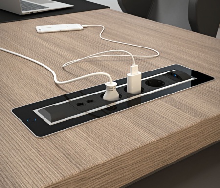 картинка Поворотный блок розеток: 3 евророзетки 220В, USB-зарядки Type A+C ASA Plastici VersaTurn 3.0, черное стекло, нержавеющая сталь (06024F00031) от магазина SEFI