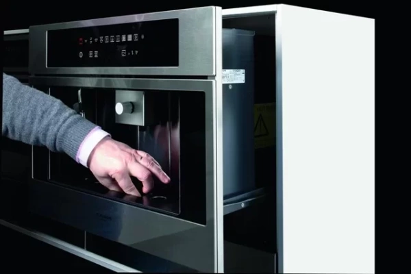 картинка Встраиваемая кофемашина Fulgor Milano LCM 4509 TC ME от магазина SEFI