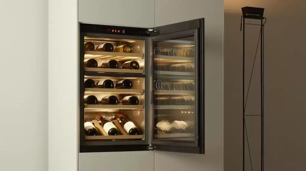 картинка Встраиваемый винный шкаф V-ZUG WineCooler V4000 90 WC4T-51102 R черное стекло от магазина SEFI