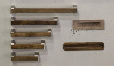 картинка Ручка мебельная Step 160, орех 170*35*29 от магазина SEFI