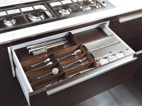 картинка Вставка Fineline 90 B50 для низкого ящика темн. орех, h 5,5см от магазина SEFI